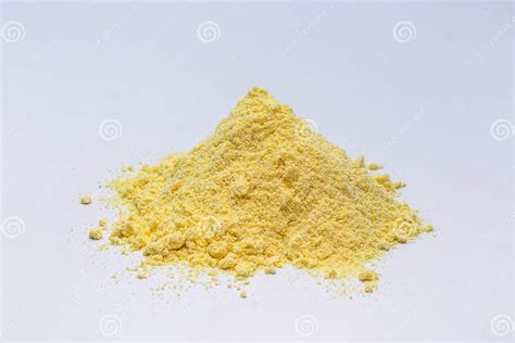 Sulfur: Ein Wundermineral für Düngemittel und Vulkanisierung von Gummi!