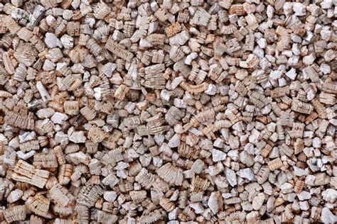  Vermiculite: Ein unerwarteter Held der Dämmung und des Gartenbaus!